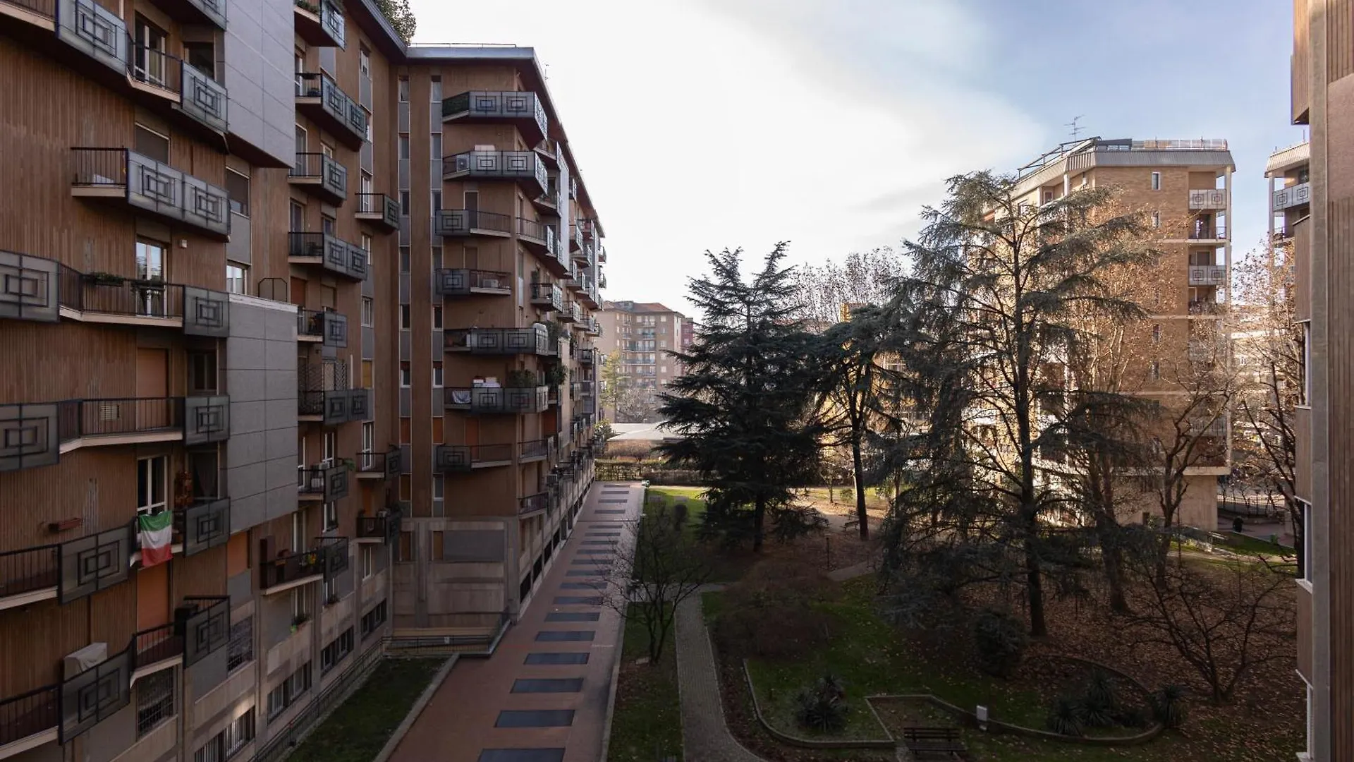 Apartment Splendido Quadrilocale Nel Cuore Dei Navigli Milan Italy
