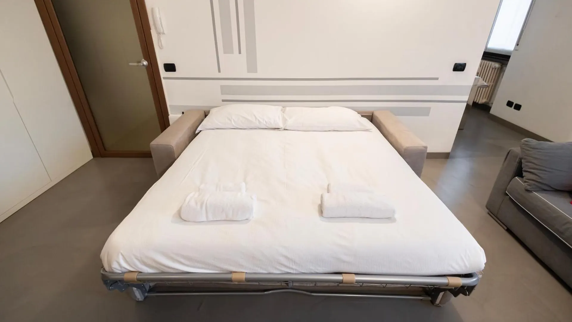Apartment Splendido Quadrilocale Nel Cuore Dei Navigli Milan